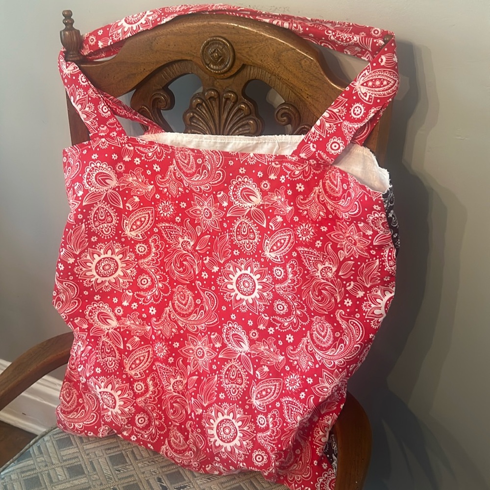 Bandana Beach bag in red and blue.